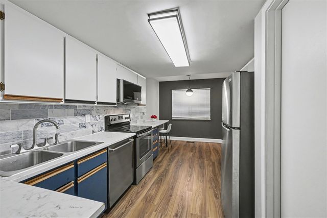 125 Balmoral Court, Kalamazoo, MI 49006