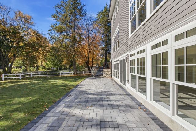 40 Elm Street, North Reading, MA 01864