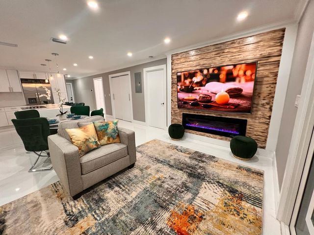51 Lariat Circle, Boca Raton, FL 33487