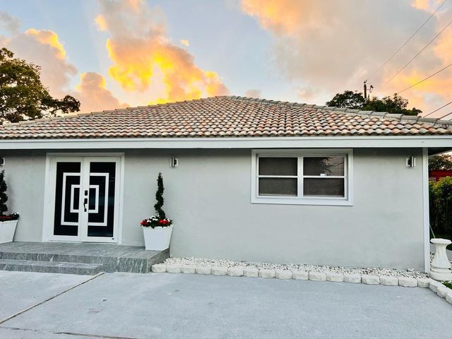 51 Lariat Circle, Boca Raton, FL 33487