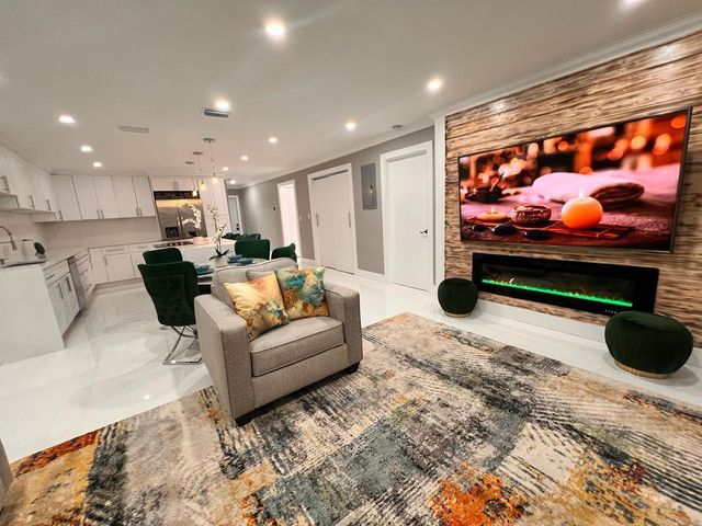 51 Lariat Circle, Boca Raton, FL 33487