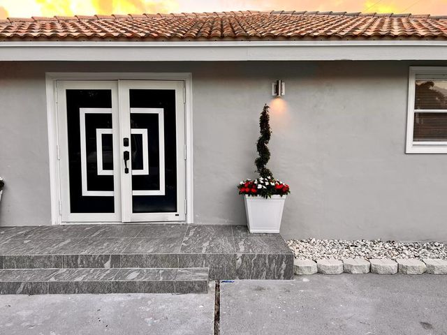 51 Lariat Circle, Boca Raton, FL 33487
