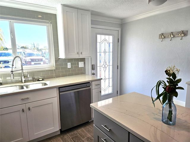 805 SPANISH DRIVE N, Longboat Key, FL 34228