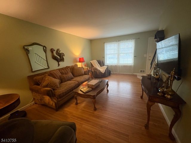 88 Lenape Trl, Washington Boro, NJ 07882