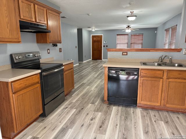 8203 Copper Gate, Converse, TX 78109