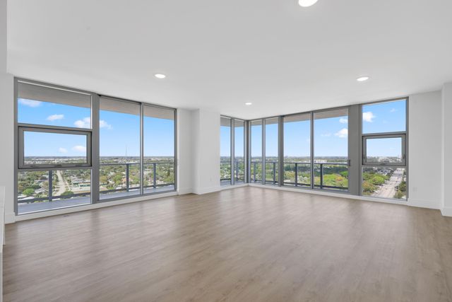 220 Lake Shore Drive 1823, Lake Park, FL 33403