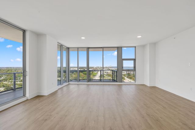 220 Lake Shore Drive 1823, Lake Park, FL 33403