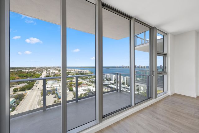 220 Lake Shore Drive 1823, Lake Park, FL 33403