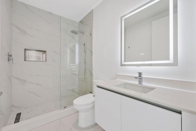 220 Lake Shore Drive 1823, Lake Park, FL 33403