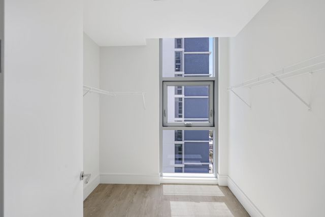 220 Lake Shore Drive 1823, Lake Park, FL 33403