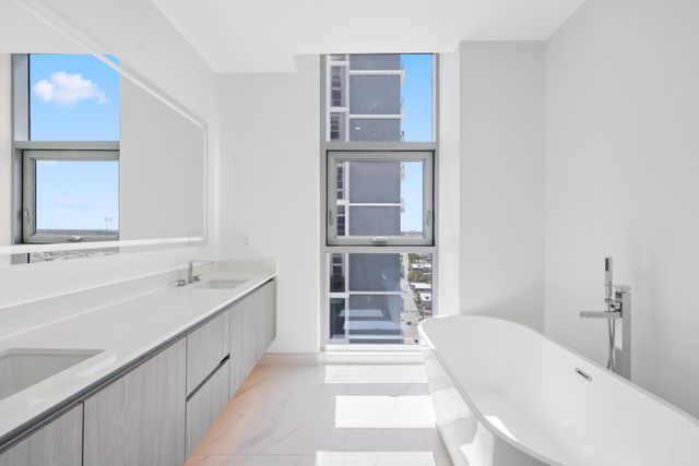 220 Lake Shore Drive 1823, Lake Park, FL 33403