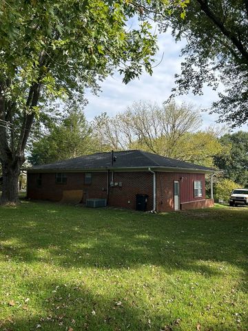 621 Miller Street, Young Harris, GA 30582