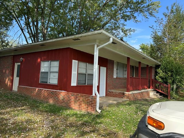 621 Miller Street, Young Harris, GA 30582