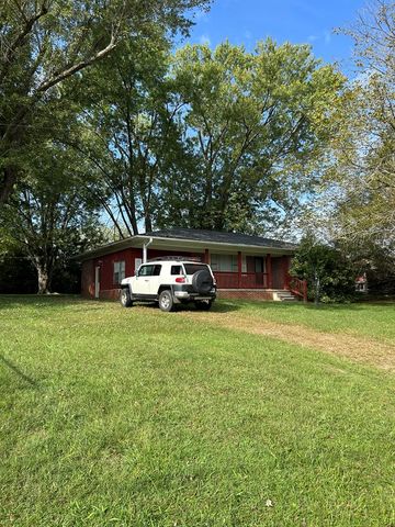 621 Miller Street, Young Harris, GA 30582