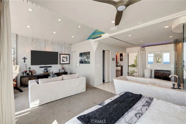 2024 The Strand, Hermosa Beach, CA 90254