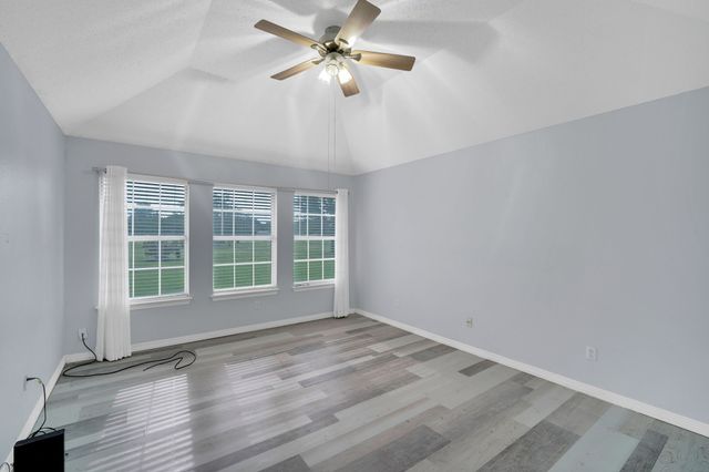 209 Alesha Road, Red Oak, TX 75154