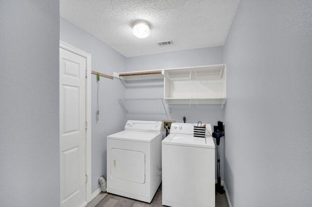 209 Alesha Road, Red Oak, TX 75154