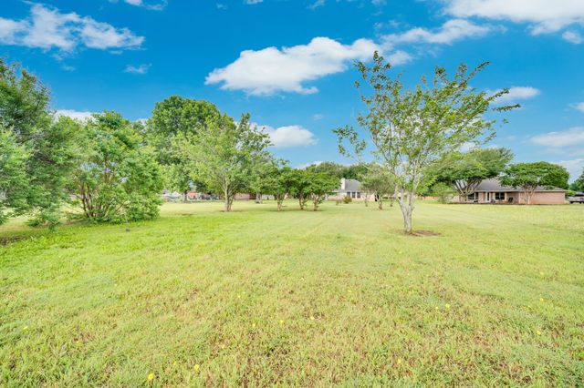 209 Alesha Road, Red Oak, TX 75154