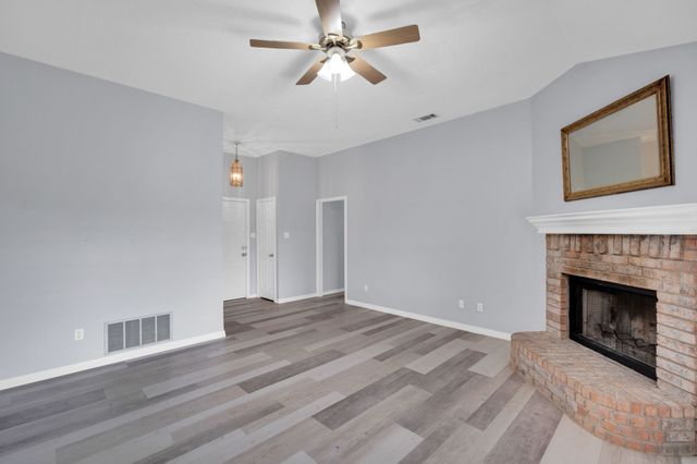 209 Alesha Road, Red Oak, TX 75154