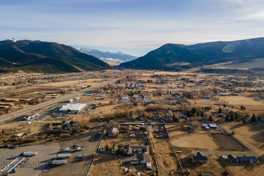 94 Willow Drive, Livingston, MT 59047 photo 2