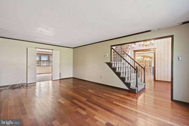 1 WAYNE CIR, Lower Gwynedd, PA 19002