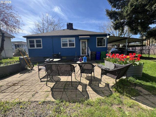 12101 Se LINCOLN St, Portland, OR 97216