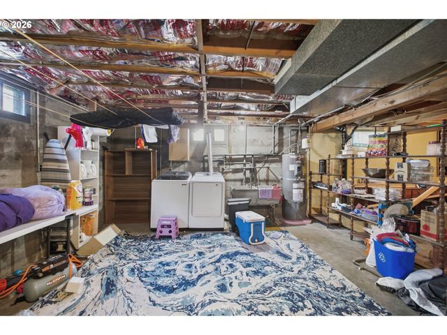 12101 Se LINCOLN St, Portland, OR 97216
