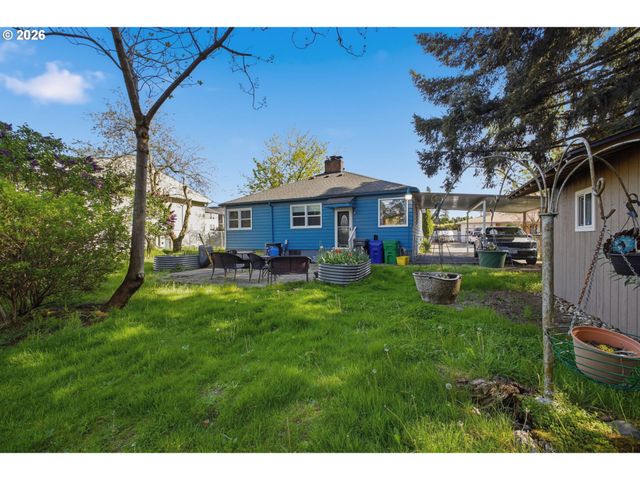 12101 Se LINCOLN St, Portland, OR 97216