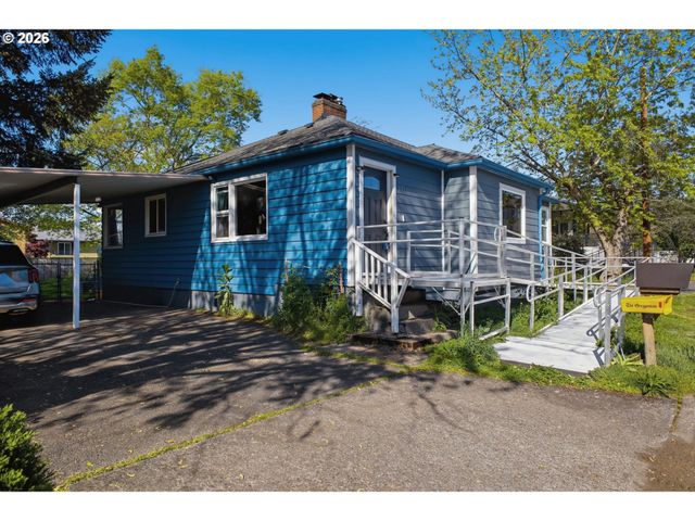 12101 Se LINCOLN St, Portland, OR 97216