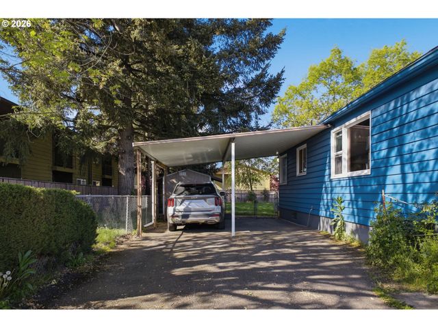 12101 Se LINCOLN St, Portland, OR 97216