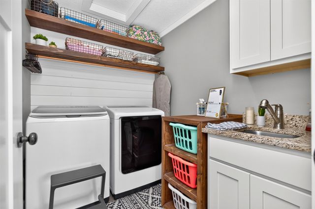 2102 NE 17th Street, Ankeny, IA 50021
