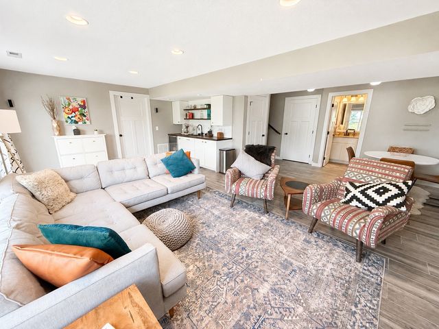 2102 NE 17th Street, Ankeny, IA 50021