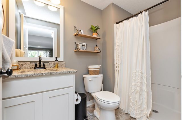 2102 NE 17th Street, Ankeny, IA 50021