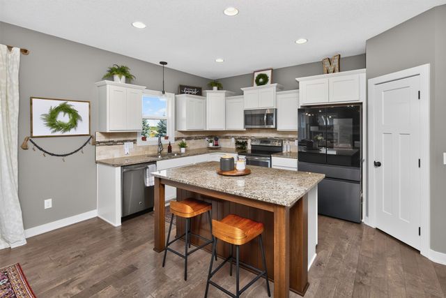 2102 NE 17th Street, Ankeny, IA 50021