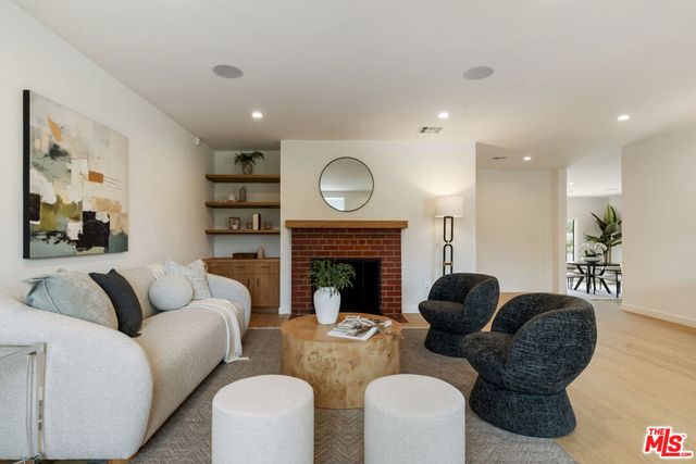 3815 S Cochran Avenue, Los Angeles, CA 90008