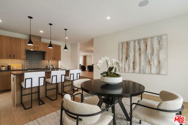 3815 S Cochran Avenue, Los Angeles, CA 90008