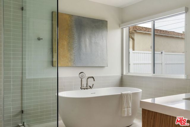 3815 S Cochran Avenue, Los Angeles, CA 90008