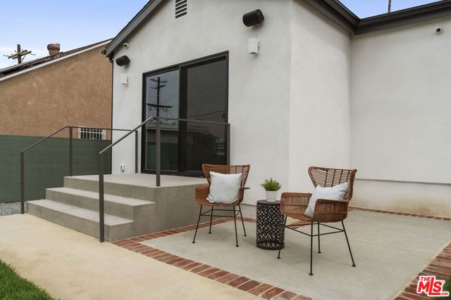 3815 S Cochran Avenue, Los Angeles, CA 90008