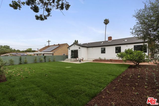 3815 S Cochran Avenue, Los Angeles, CA 90008