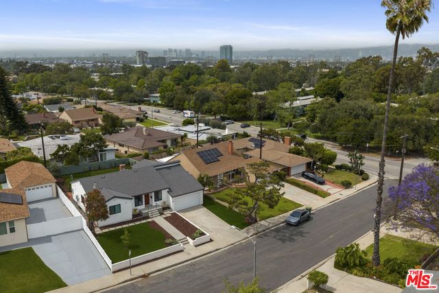 3815 S Cochran Avenue, Los Angeles, CA 90008