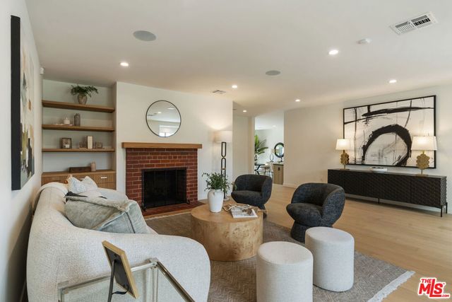 3815 S Cochran Avenue, Los Angeles, CA 90008