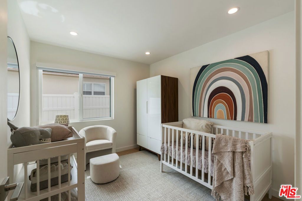 Image 29 of property listing at 3815 S Cochran Avenue, Los Angeles, CA 90008