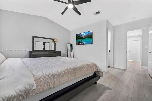 16618 NW 71st Ave, Miami Lakes, FL 33014