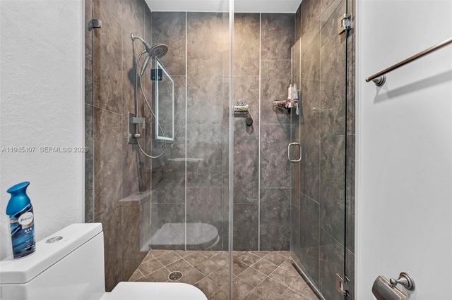 16618 NW 71st Ave, Miami Lakes, FL 33014