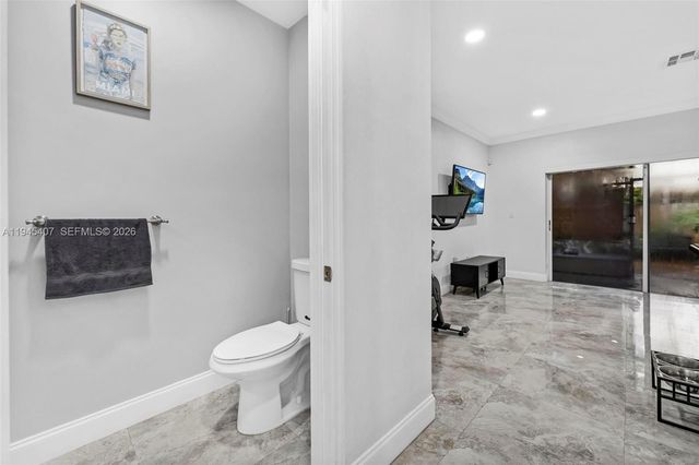 16618 NW 71st Ave, Miami Lakes, FL 33014