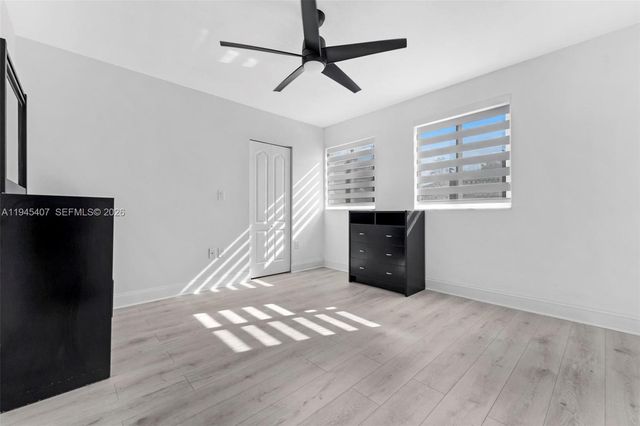 16618 NW 71st Ave, Miami Lakes, FL 33014