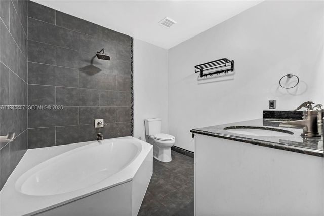 16618 NW 71st Ave, Miami Lakes, FL 33014