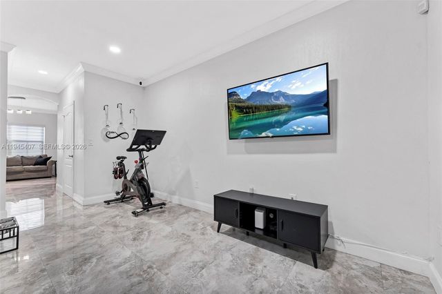 16618 NW 71st Ave, Miami Lakes, FL 33014