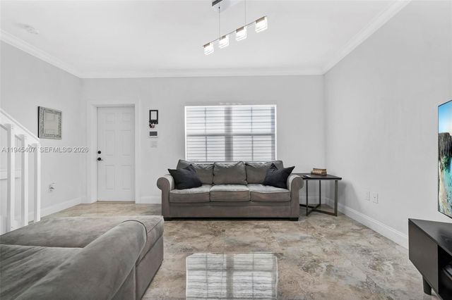 16618 NW 71st Ave, Miami Lakes, FL 33014