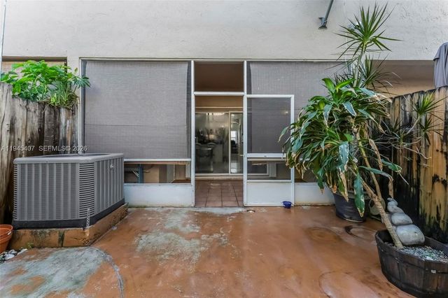 16618 NW 71st Ave, Miami Lakes, FL 33014